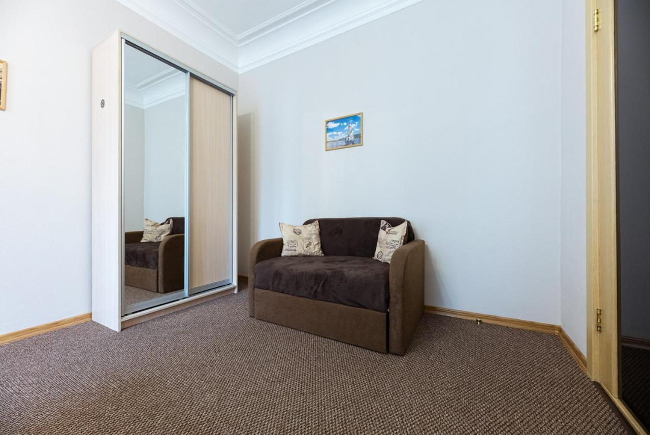Guest House "Vladimirskaya 42" Kijów Zewnętrze zdjęcie