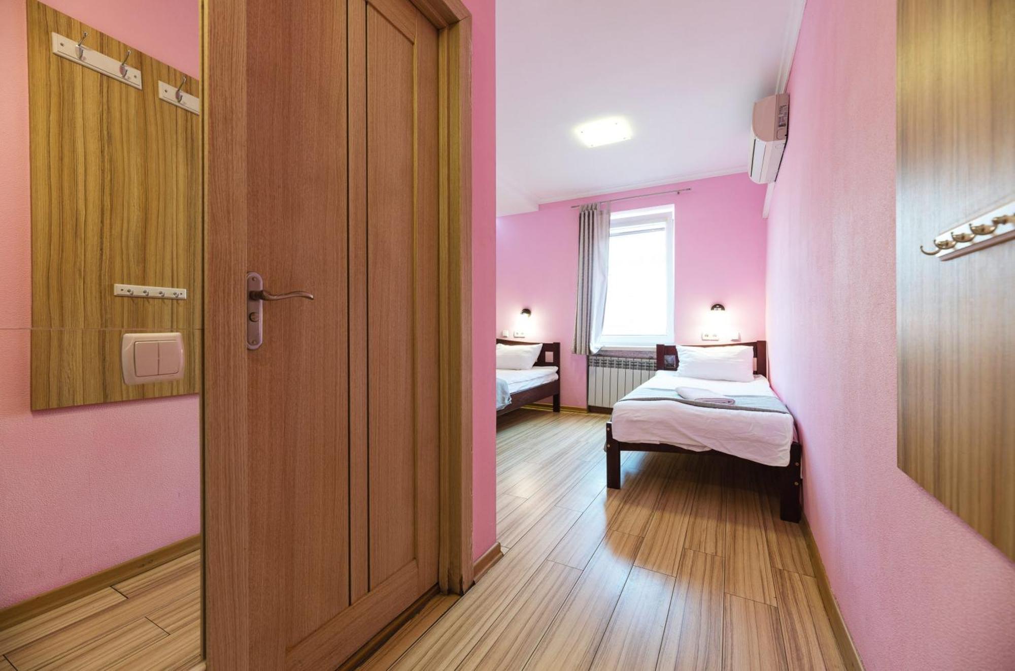 Guest House "Vladimirskaya 42" Kijów Zewnętrze zdjęcie