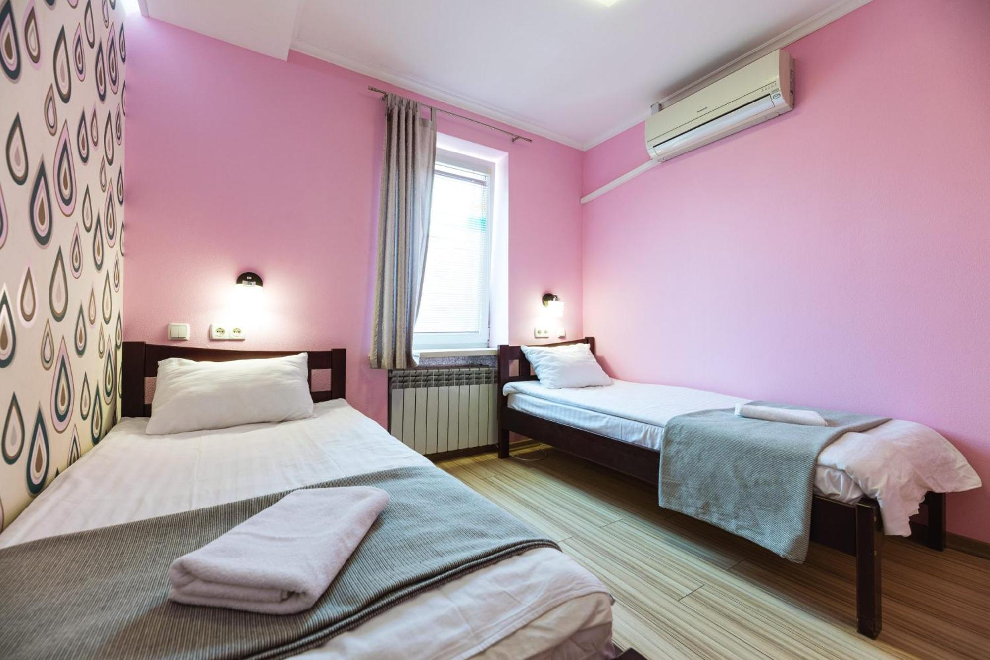Guest House "Vladimirskaya 42" Kijów Zewnętrze zdjęcie
